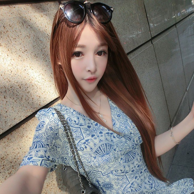 Tak sedikit pria jatuh cinta pada paras Wang Jia Yun yang memesona dan seperti boneka. Foto: Instagram