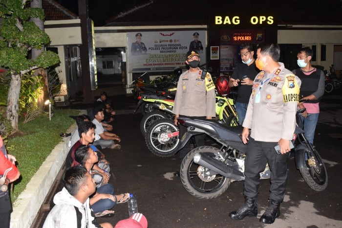 Pesta Miras di Tengah Wabah Corona
