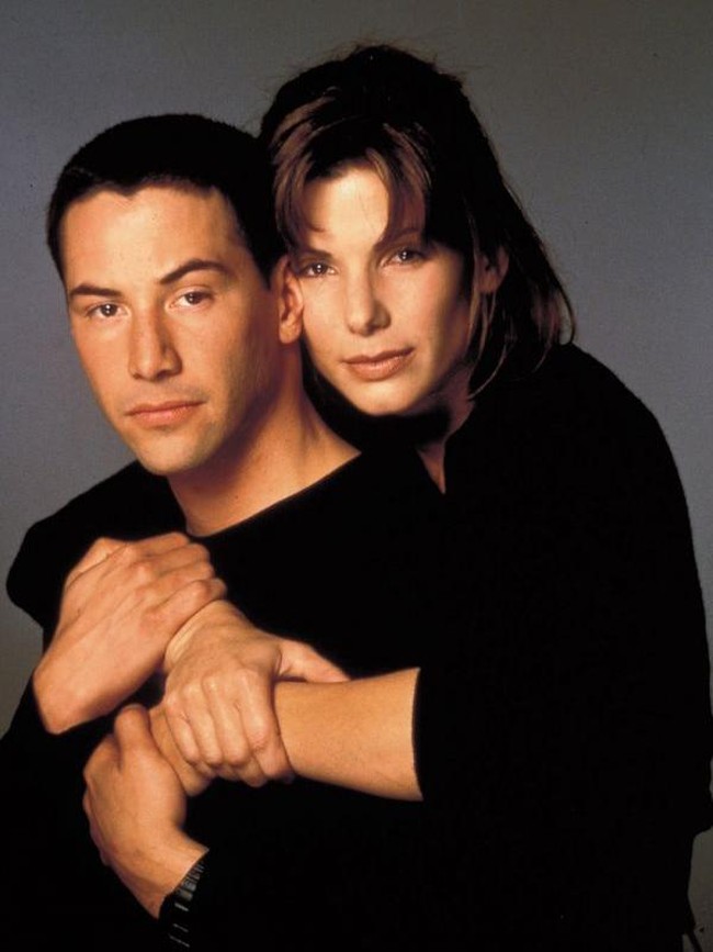 Kepada Ellen DeGeneres, Sandra Bullock mengaku Keanu Reeves adalah lawan main yang paling asyik untuk melakukan adegan ciuman. Foto: istimewa