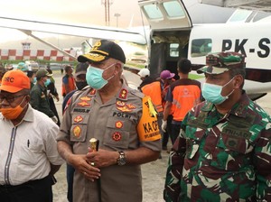 Kapolda Papua-Pangdam Cenderawasih Jenguk 3 Polisi Korban Bentrok dengan TNI