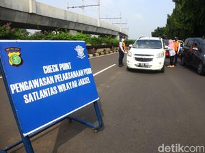 Denda Rp 1 Juta Hingga Mobil Diderek Bagi Pengendara yang Langgar PSBB
