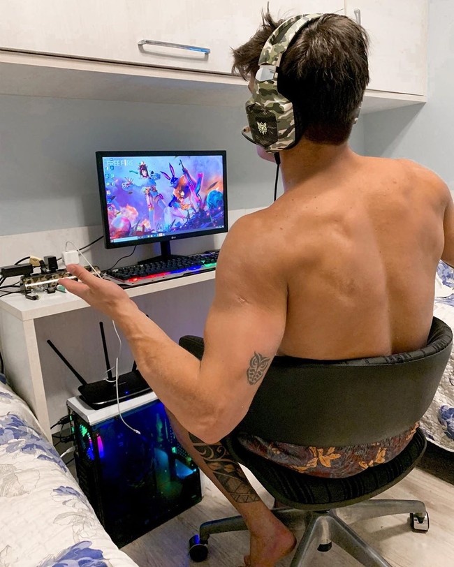 Tak disangka jika harapan Tiago untuk bertemu Neymar benar-benar terwujud karena mereka kedapatan berfoto bersama sebulan setelahnya. Apalagi kini Tiago mengencani ibu Neymar. Foto: Instagram