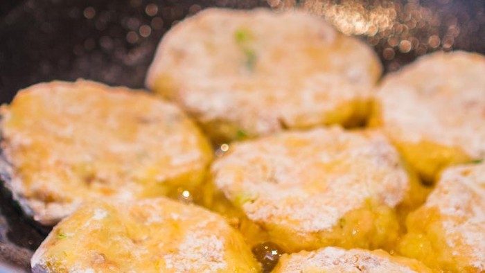 5 Makanan yang Bikin Keperkasaan di Atas Ranjang Nge-drop, Suami Wajib Tahu