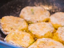 5 Makanan yang Bikin Keperkasaan di Atas Ranjang Nge-drop, Suami Wajib Tahu