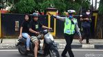Potret Polisi Halau Pemotor Tak Bermasker