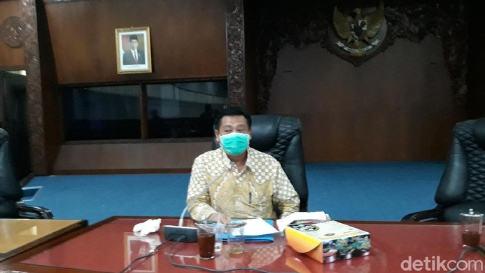 Sekda DIY Kadarmanta Baskara Aji di DPRD DIY, Senin (13/4/2020).