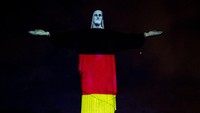 Bendera Jerman yang khas juga ikut ditampilkan.