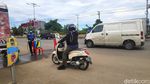 Petugas Cek Suhu Tubuh Warga Hendak ke Makassar untuk Cegah Corona