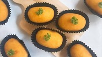 Bisa beli kroket kentang, panada, hingga risol mayonaise beku di Instagram @kueulangtahunjakarta. Rasanya enak, praktis, dan tentunya murah meriah. Berlokasi di kawasan Jakarta, kamu juga bisa pesan kue kering dan kue ulang tahun untuk anak. FOTO: @kueulangtahunjakarta