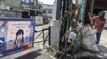 Warga Pondok Aren Selektif Buka Gerbang Perumahan