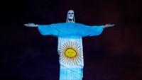 Menyusul, bendera Argentina pun ikut mejeng.