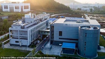 WIV yang terletak di pinggir Wuhan, mulai beroperasi di 2018 sebagai laboratorium level BSL-4 pertama di China. Lab BSL-4 punya keamanan tertinggi dan meriset beberapa virus paling mematikan di dunia. Laboratorium ini dicurigai sumber kebocoran virus Corona walaupun tidak ada buktinya sampai sekarang. Foto: Wuhan Instititure of Virology
