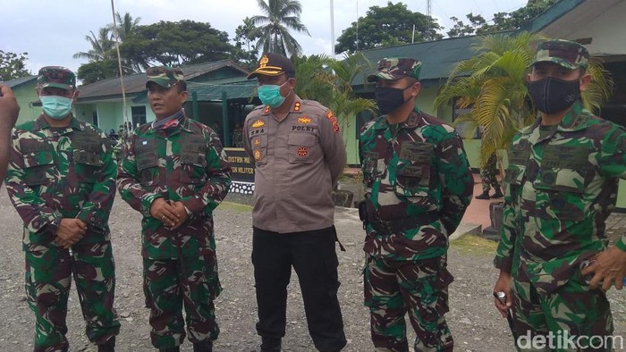 Garnisun TNI di Timika apel bersama Polres Mimika untuk meredam dampak insiden di Membramo Raya (Saiman/detikcom)