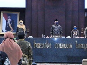 LKPJ Jatim 2019: Kemiskinan Turun, Ekonomi Tumbuh Lampaui Angka Nasional