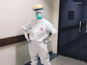 Cerita Perawat di Jakarta yang Viral Usai Ungkap Cara Pakai APD yang Benar