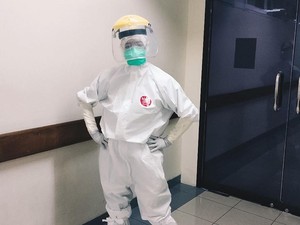 Viral Perawat di Jakarta Ungkap Cara Pakai APD Berlapis, Bikin Netizen Salut