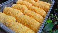 Siapa yang tak suka camilan mozarella goreng? Pasti semuanya suka, nah sekarang kamu bisa dapatkan dengan praktis lewat @waroengfrozen yang ada di Bandung. Mereka menawarkan potato mozarella dengan varian original dan juga smoked beef. Ada juga risol mayonaise, donat kentang, hingga dim sum. Untuk harganya mulai dibanderol Rp 15.000 saja. FOTO: @waroengfrozen