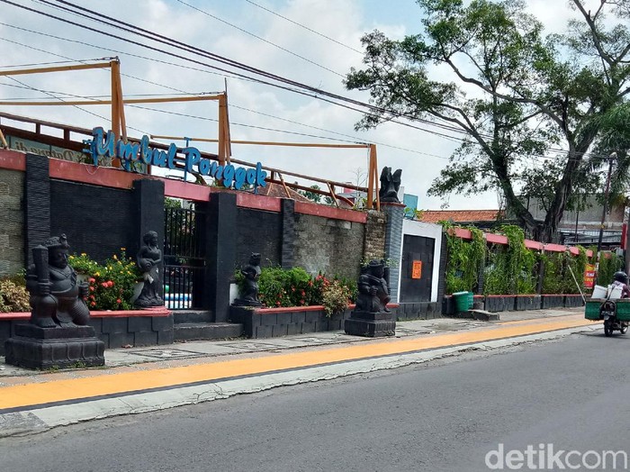 Ruas jalan di depan Umbul Ponggok, Klaten, Senin (13/4/2020).