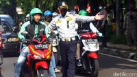 Untuk diketahui, hari ini adalah hari keempat penerapan PSBB di DKI Jakarta. PSBB di DKI Jakarta diberlakukan sejak Jumat 10 April 2020.