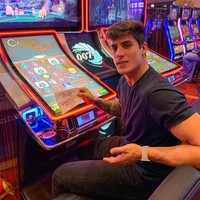 Di akun Instagram-nya, Tiaga Ramos mengaku bahwa dirinya adalah seorang gamer. Dilansir The Sun, ia memang seorang gamer profesional dan tergabung dalam sebuah tim bernama 4K Easy. Foto: Instagram