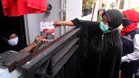 Selain itu juga untuk membantu masyarakat yang terdampak agar bisa terus menerapkan pola hidup bersih dan sehat baik saat ini ataupun selamanya usai masa pandemi Corona. Foto: dok. PMI