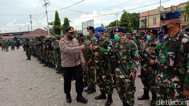 Garnisun TNI di Timika apel bersama Polres Mimika untuk meredam dampak insiden di Membramo Raya (Saiman/detikcom)