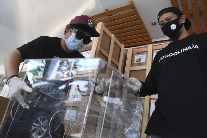 Seorang anggota Ikatan Alumni Komunikasi UPN 