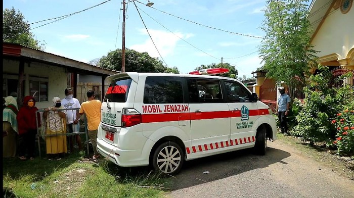 Warga di Kecamatan Taneteriattang Timur. Bone, Sulsel digegerkan dengan penemuan mayat.