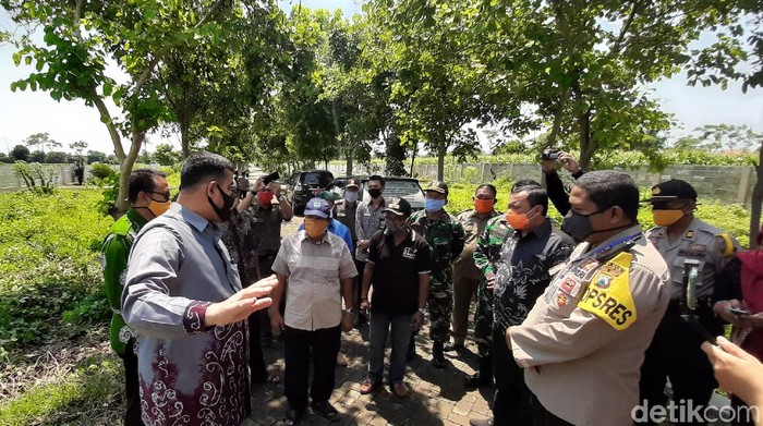 Meski belum ada kasus pasien positif Corona yang meninggal, Pemkot Probolinggo sudah melakukan langkah antisipasi. Pemkot telah meniyiapkan lahan pemakaman untuk korban Corona.