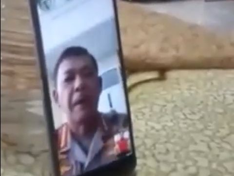 Momen Bripka Jerry menerima video call dari Kapolri Jenderal Idham Azis (Screenshot video viral)