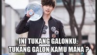 Wadah untuk menampung air minum ini ternyata bisa jadi berbagai meme kocak. Netizen sengaja membuatnya untuk mancing tawa. Foto: istimewa
