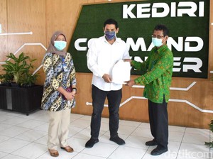 Wali Kota Kediri Sumbangkan Gaji sebagai Bentuk Perhatian pada Tenaga Medis