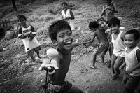 Beginilah gambaran potret kebahagiaan anak-anak yang berhasil diabadikan dalam bingkai kamera pada ajang kontes Foto Agora #Fun2020.
