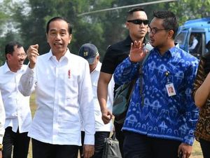 Stafsus Jokowi Tarik Surat Minta Camat Dukung Perusahaannya Lawan Corona