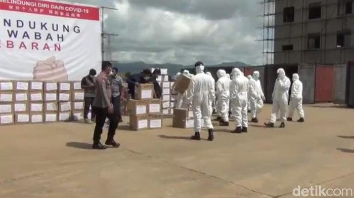 Perusahaan China di Sultra sumbang masker dan APD.