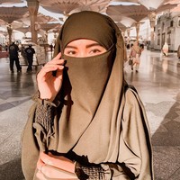 Wafiq Malik dari pasagan Mansyardin Malik dan Nurbaity, Wafiq merupakan anak ketiga dari empat orang bersaudara dan satu-satunya anak perempuan. Dia memiliki kakak dan adik laki-laki yaitu Taqy Malik, Fatih Malik dan Muhammad Dhuha Malik. Foto: instagram @wafiq_malik