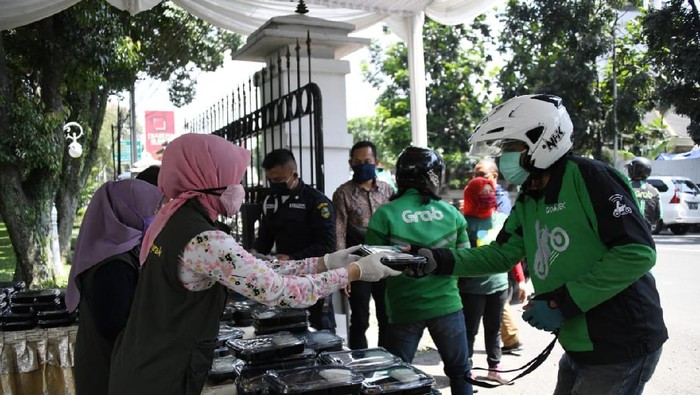 Makan gratis di Gedung Pakuan
