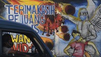 Pemprov Jawa Barat juga akan memulai pembatasan sosial skala besar (PSBB) di Bogor, Depok, Bekasi sebagai kota penyangga Ibu Kota pada Rabu (15/4) dengan menyiapkan anggaran Rp 4 triliun sebagai jaring pengaman sosial. ANTARA FOTO/Wahyu Putro A.