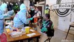 Tim Gabungan di Surabaya Bubarkan Pusat Keramaian