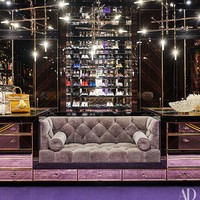 Interior rumah Drake memang tampak strong. Tapi sayangnya banyak orang yang tidak setuju jika kediamannya ini menunjukkan kesan timeless. Ini memang tak lekang waktu. Itu akan terlihat jelek kapan pun kamu melihatnya, kata @mdotbrown di Twitter. Foto: Instagram @champagnepapi