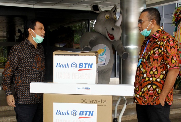 Ventilator untuk RS Perawat Positif Corona Bank BTN menyerahkan alat ventilator yang dikoordinasi oleh Kementrian BUMN untuk diteruskan ke Rumah Sakit yang merawat pasien positif Corona.
