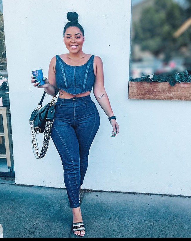 Seperti dilansir Daily Star, pemerintah Australia menutup salon kecantikan dan melarang terapis beroperasi sejak 25 Maret. Hal tersebut membuat Zilla harus menunda tiga operasi karena karantina wilayah demi mencegah penyebaran Covid-19. Foto: Instagram