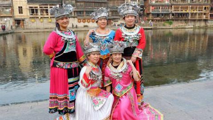 Tradisi pernikahan unik Suku Tujia di China.