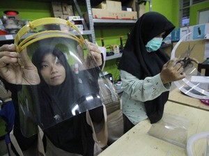 Cara Mudah Membuat Face Shield Sendiri dari Botol Bekas untuk Cegah Corona