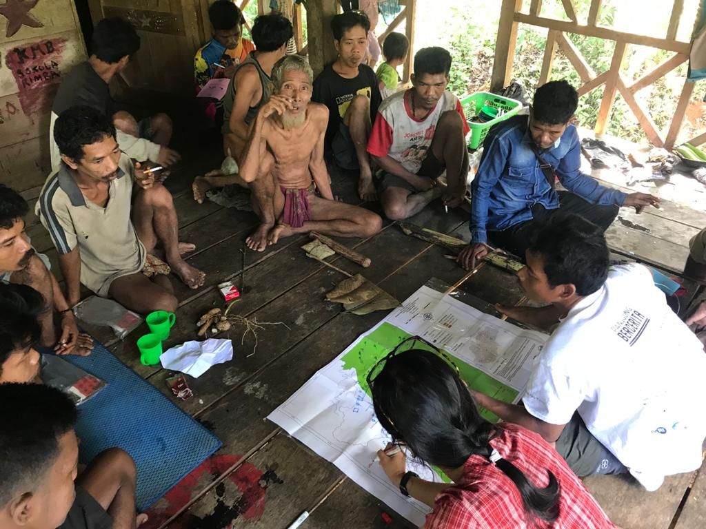 Kegiatan belajar yang dilakukan Orang Rimba sebelum wabah Corona.
