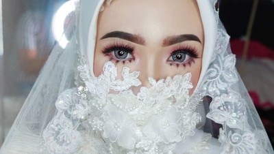 7 Gaya Pengantin Indonesia Menikah Saat Corona, Pakai Masker Unik