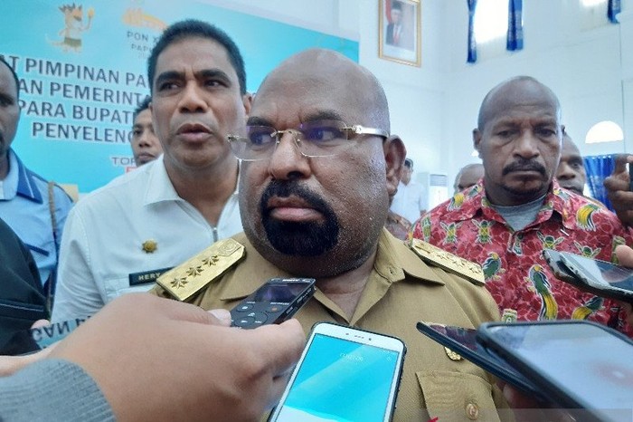 Gubernur Papua Lukas Enembe  (ANTARA/Hendrina Dian Kandipi)