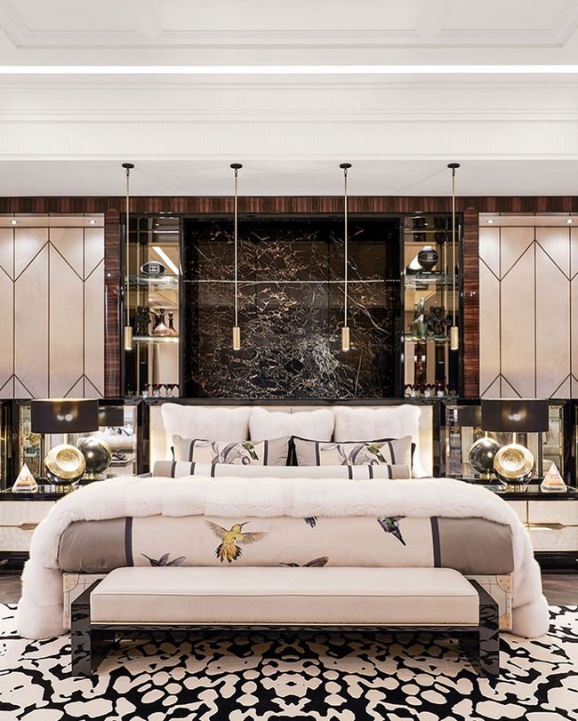 Ada pula yang merasa kediaman Drake lebih mirip mall, hotel atau kasino di Las Vegas daripada rumah untuk ditinggali. Foto: Instagram @champagnepapi