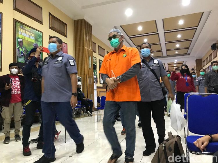 Penampakan Tio Pakusadewo yang Ditangkap Lagi karena Narkoba