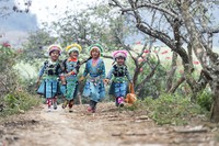 Beginilah gambaran potret kebahagiaan anak-anak yang berhasil diabadikan dalam bingkai kamera pada ajang kontes Foto Agora #Fun2020.